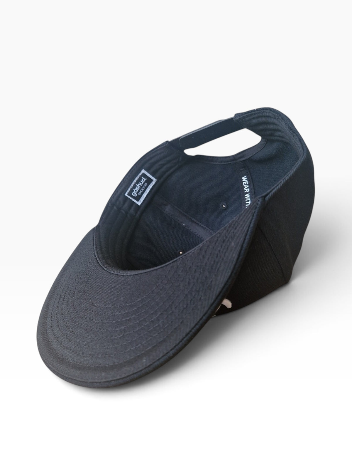 Gåshud Original Script Snapback Keps – Flat Brim