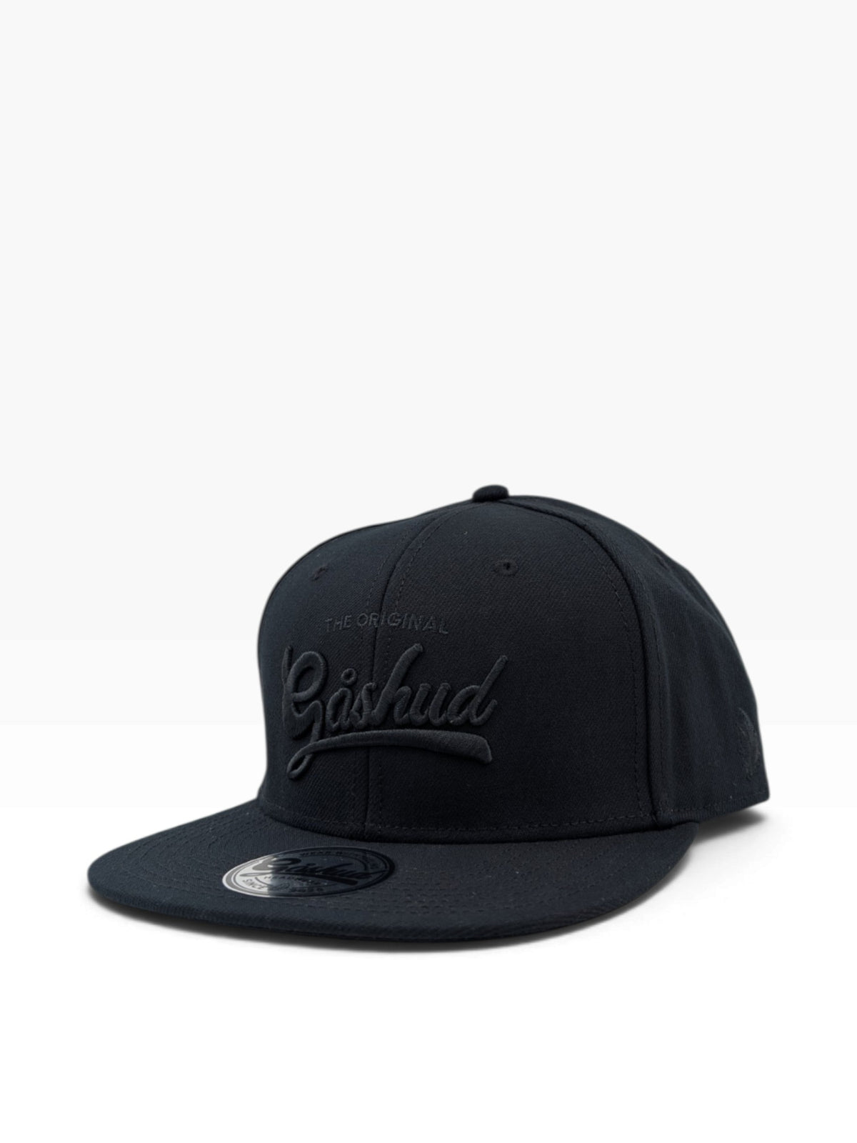 Gåshud Original Script Snapback Keps – Flat Brim Black Edition